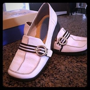 New! Indigo by Clark leather flats loafers